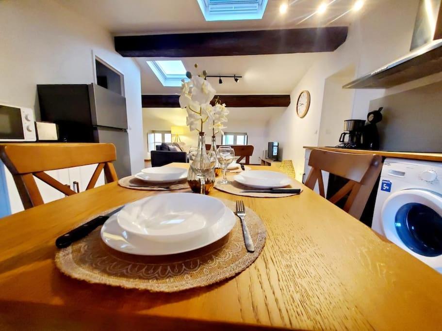 Appartement Chaleureux Au Pied De La Cite Avec Parking Carcasona Exterior foto